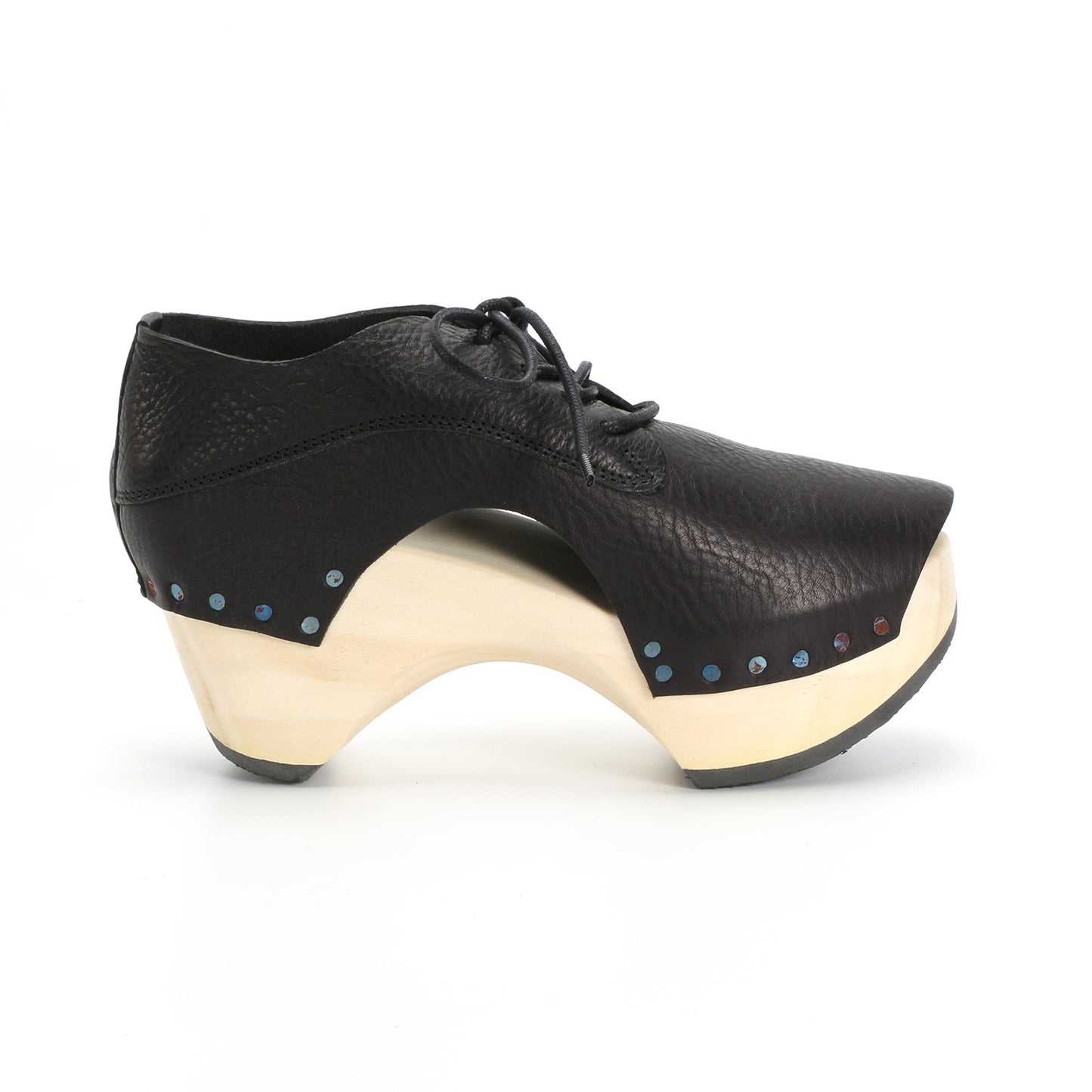 Cavity f - Black
