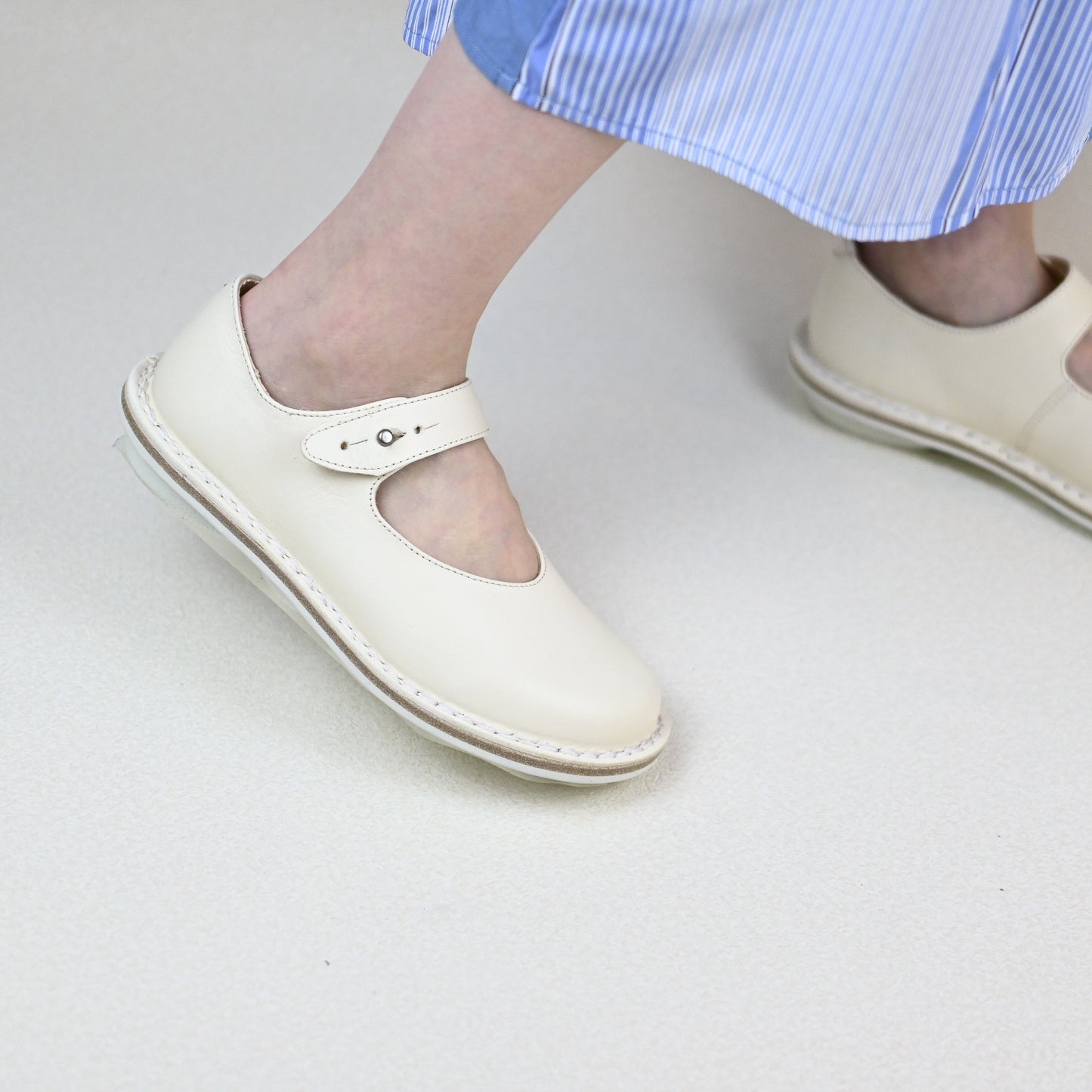 Girly f - White