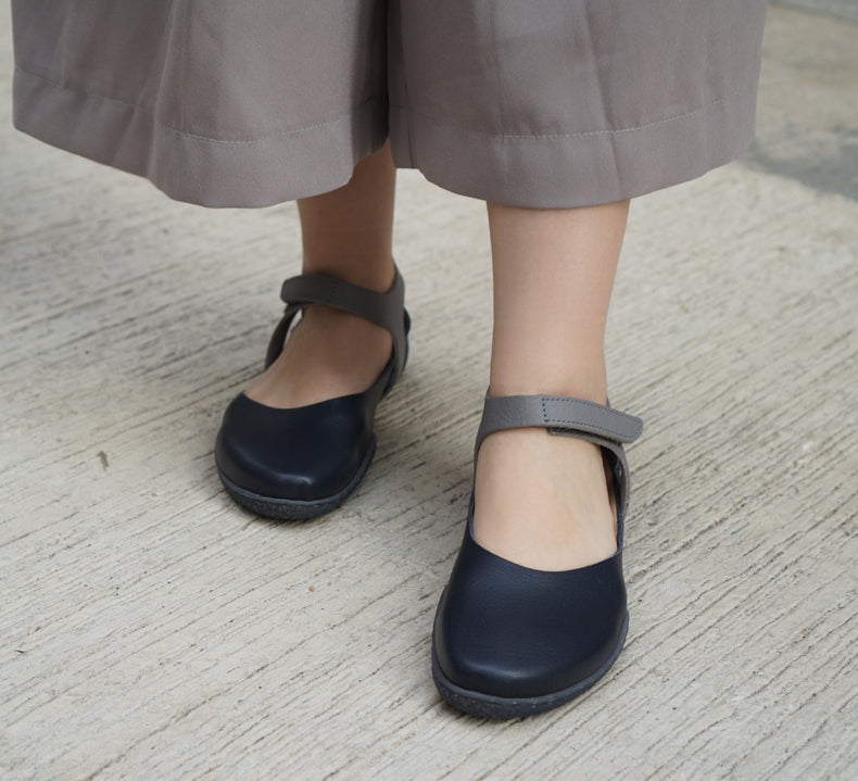 Lyric f - Navy