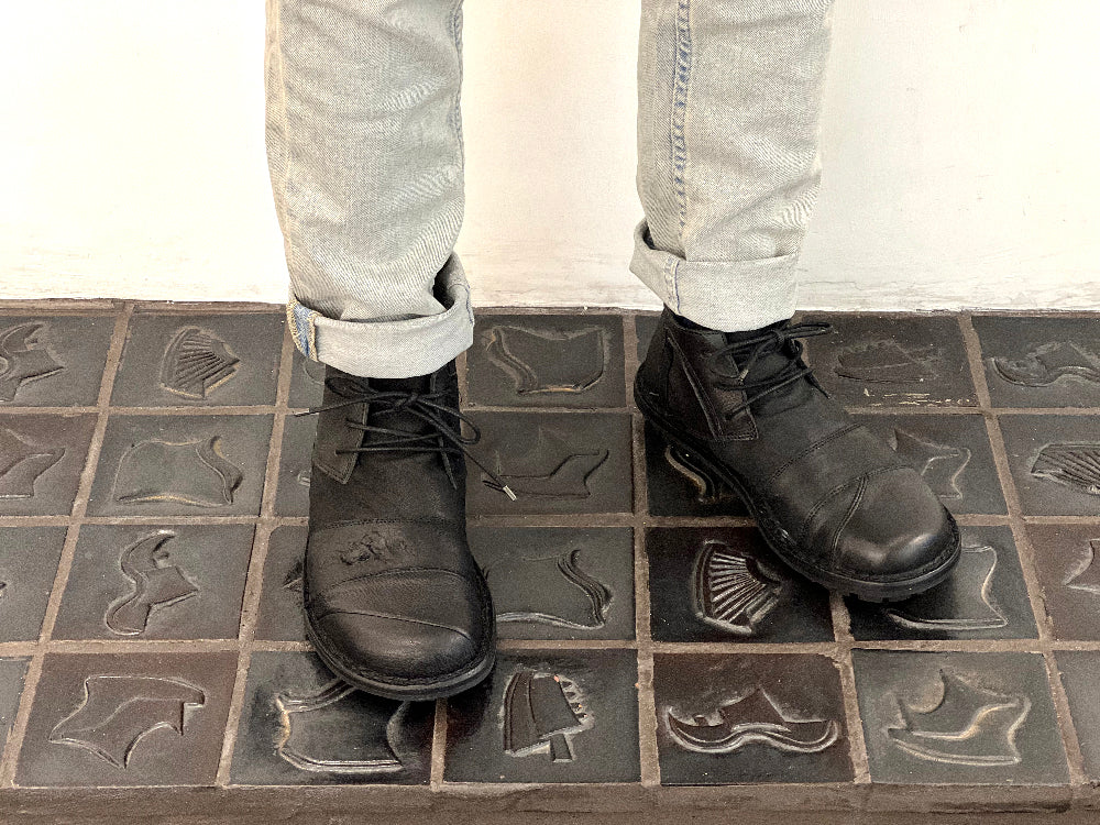 Proto m - Black