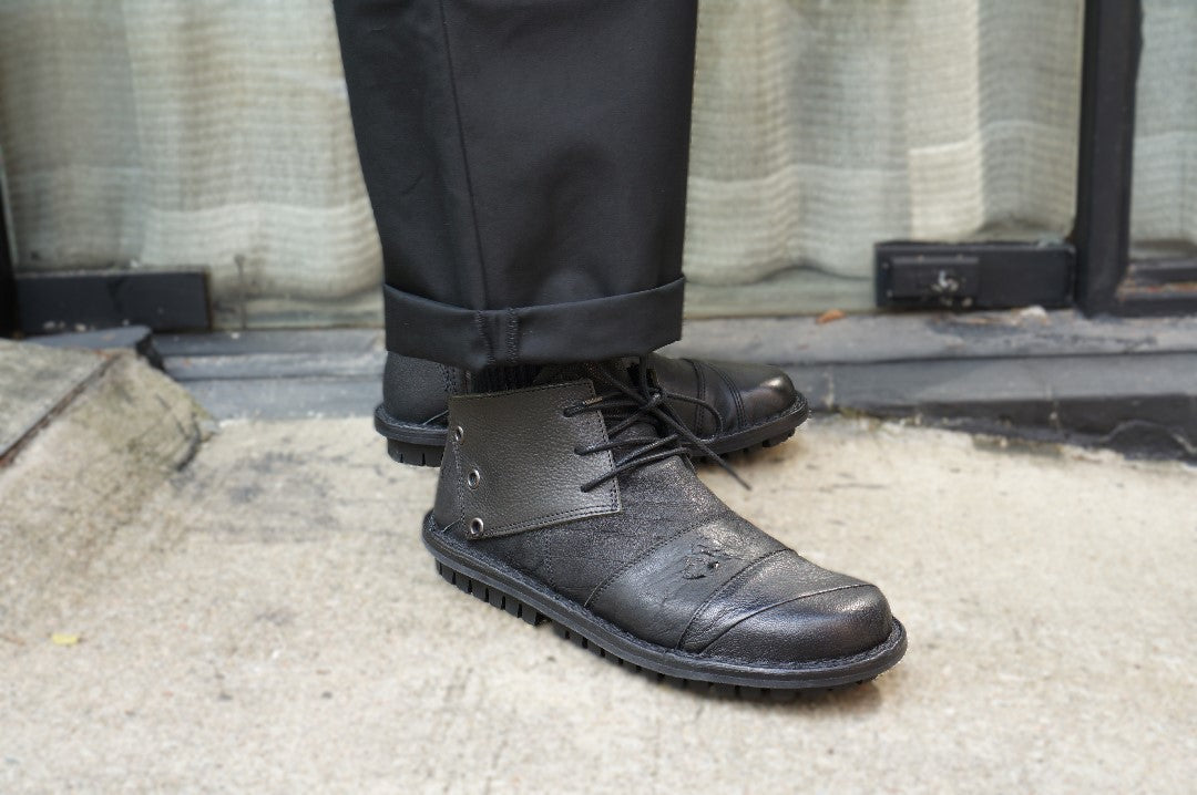 Proto m - Black