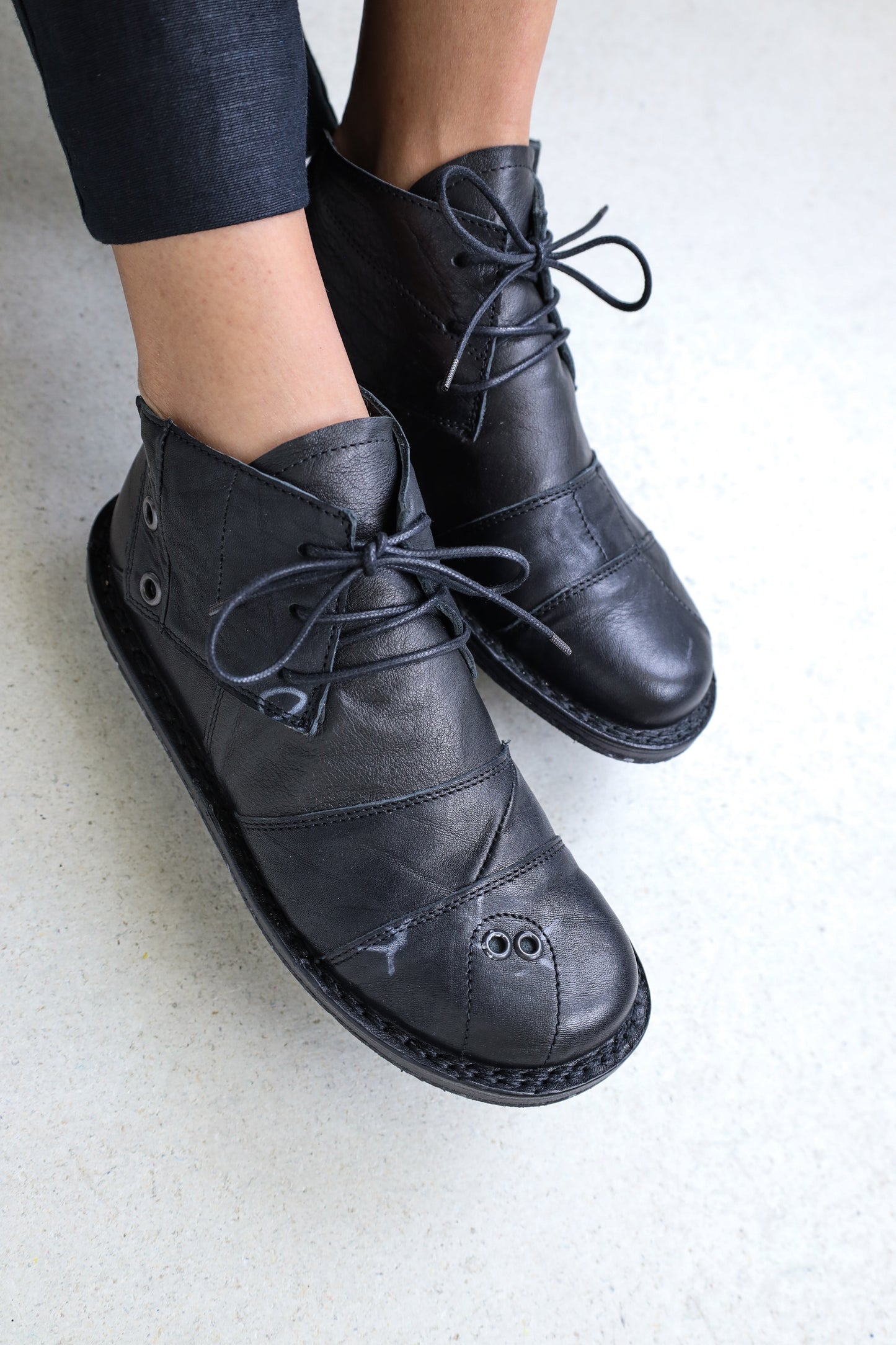 Proto m - Black