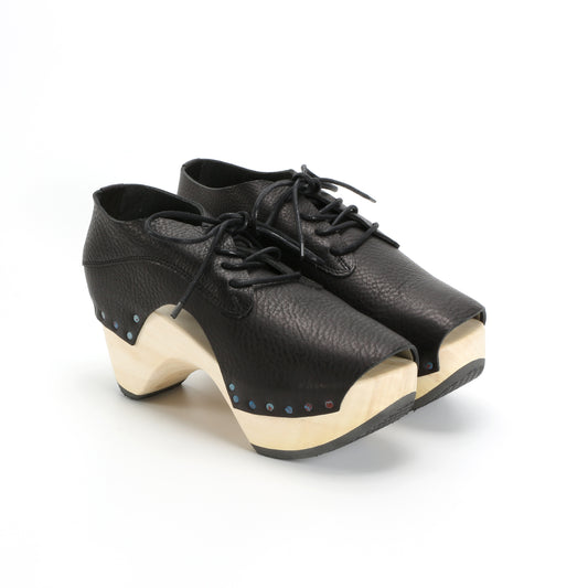 Cavity f - Black