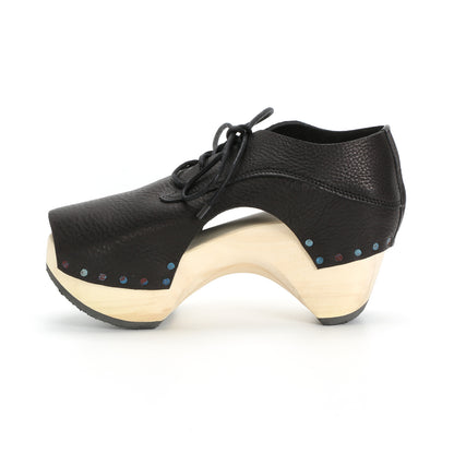 Cavity f - Black
