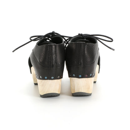 Cavity f - Black