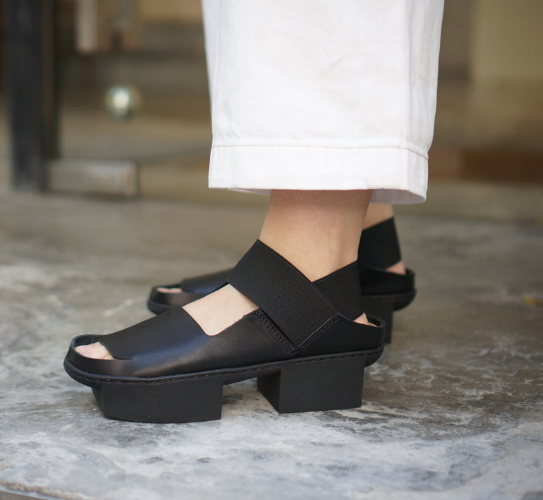 Revise f - Black
